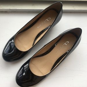 Shoes in Women 9 1/2 US size